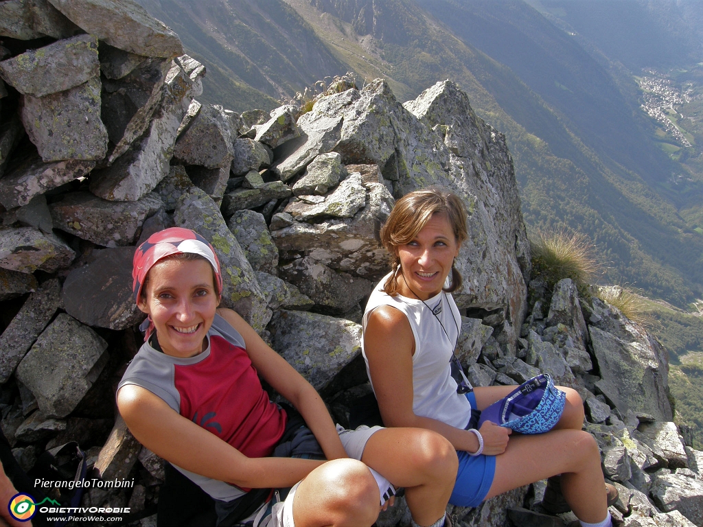 32 Enrica e Cinzia prendono il sole!.JPG - OLYMPUS DIGITAL CAMERA